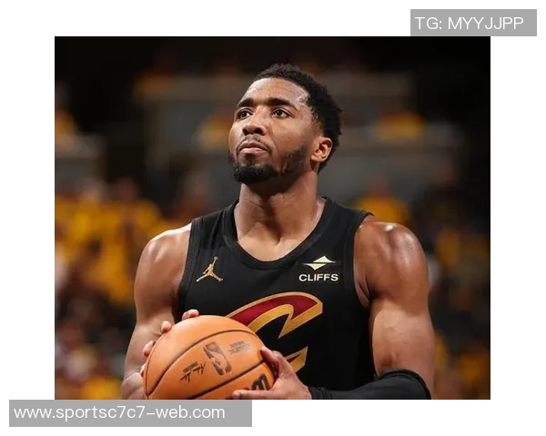 米切尔表现低迷18投7中失误频繁正负值惨淡球队遭遇失利 米切尔表现低迷18投7中失误频繁正负值惨淡球队遭遇失利